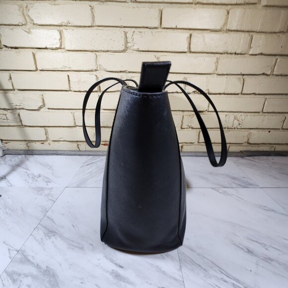 Like New Michael Kors Black Leather Shoulder Bag Purse - Picture 9 of 16